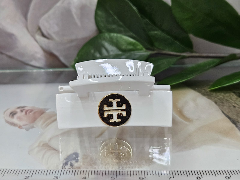 Заколка 1801005500071: цена 250 рублей.