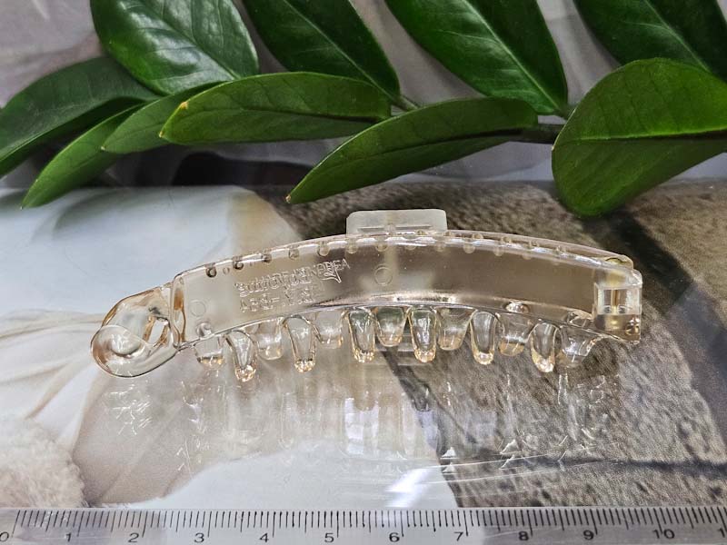 Заколка 1833001600486: цена 70 рублей.